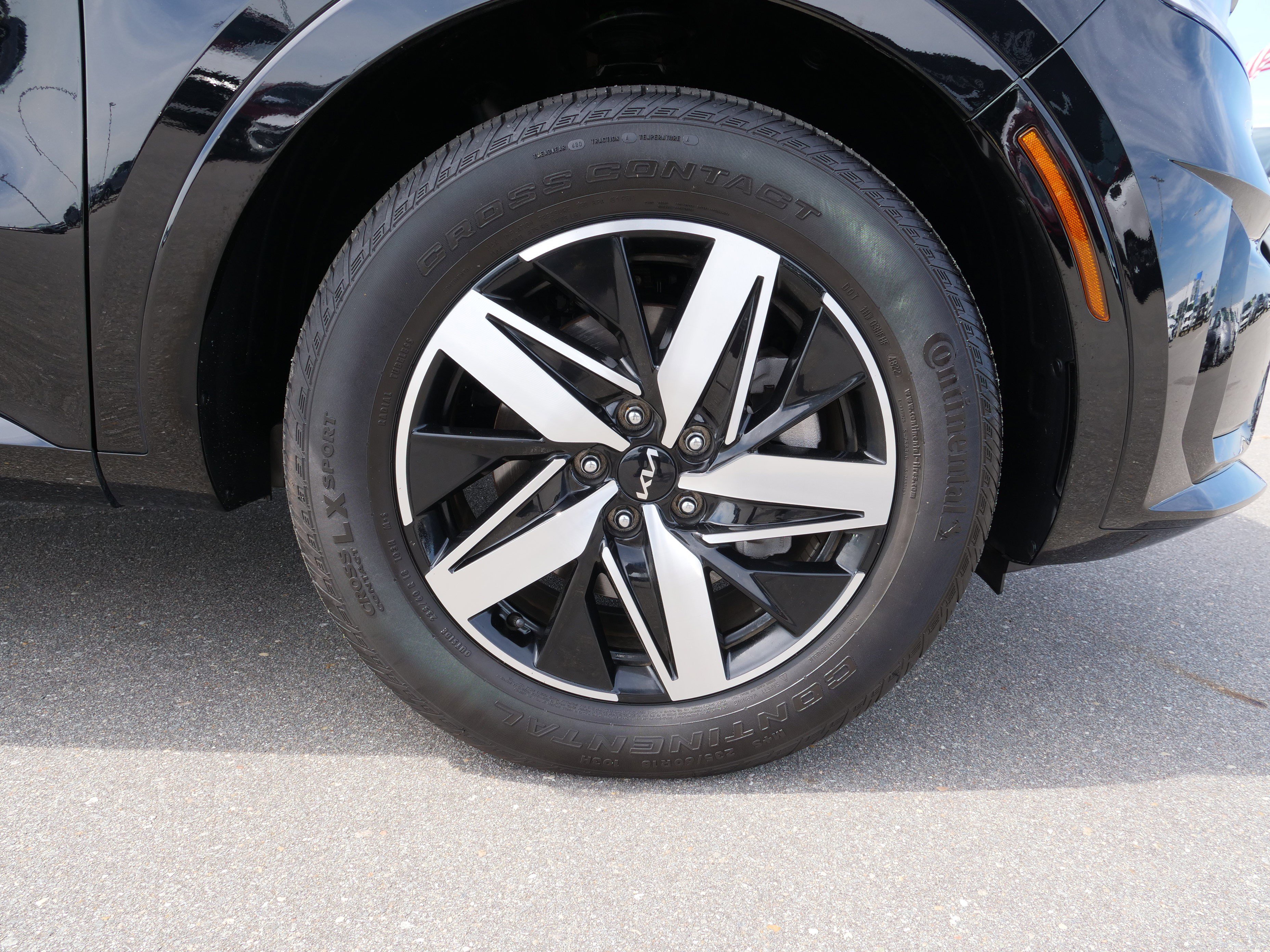 Certified 2023 Kia Sorento EX w/ Panoramic Sunroof Package image 10