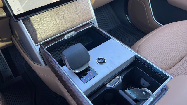 New 2026 Land Rover Range Rover SE image 27