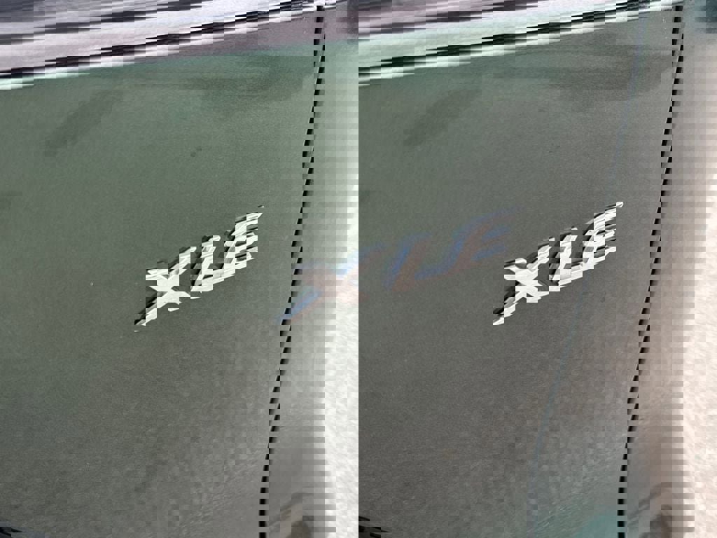 Used 2024 Toyota Corolla Cross XLE image 5