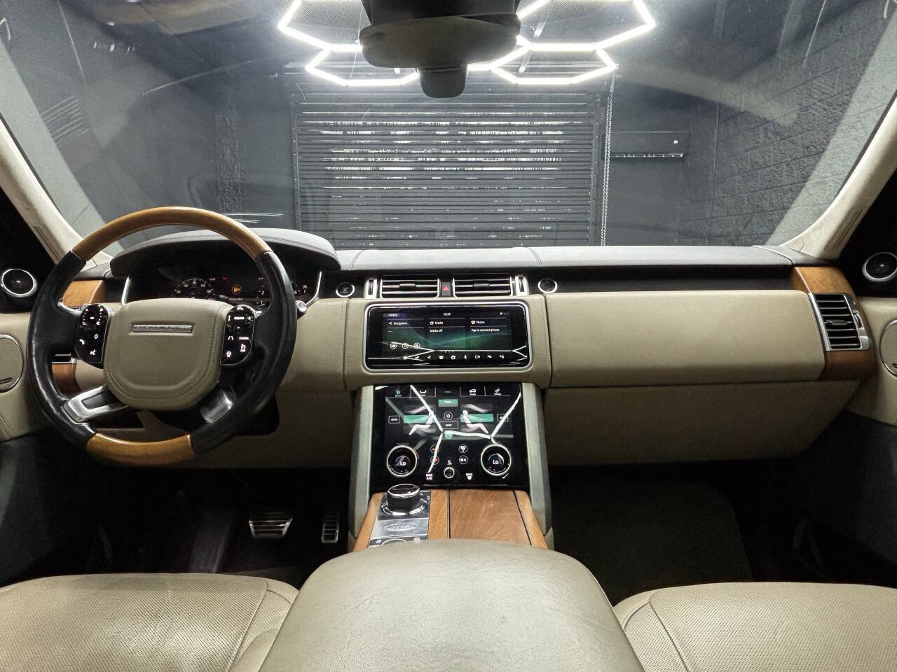 Used 2019 Land Rover Range Rover Long Wheelbase Autobiography AWD/4WD image 25