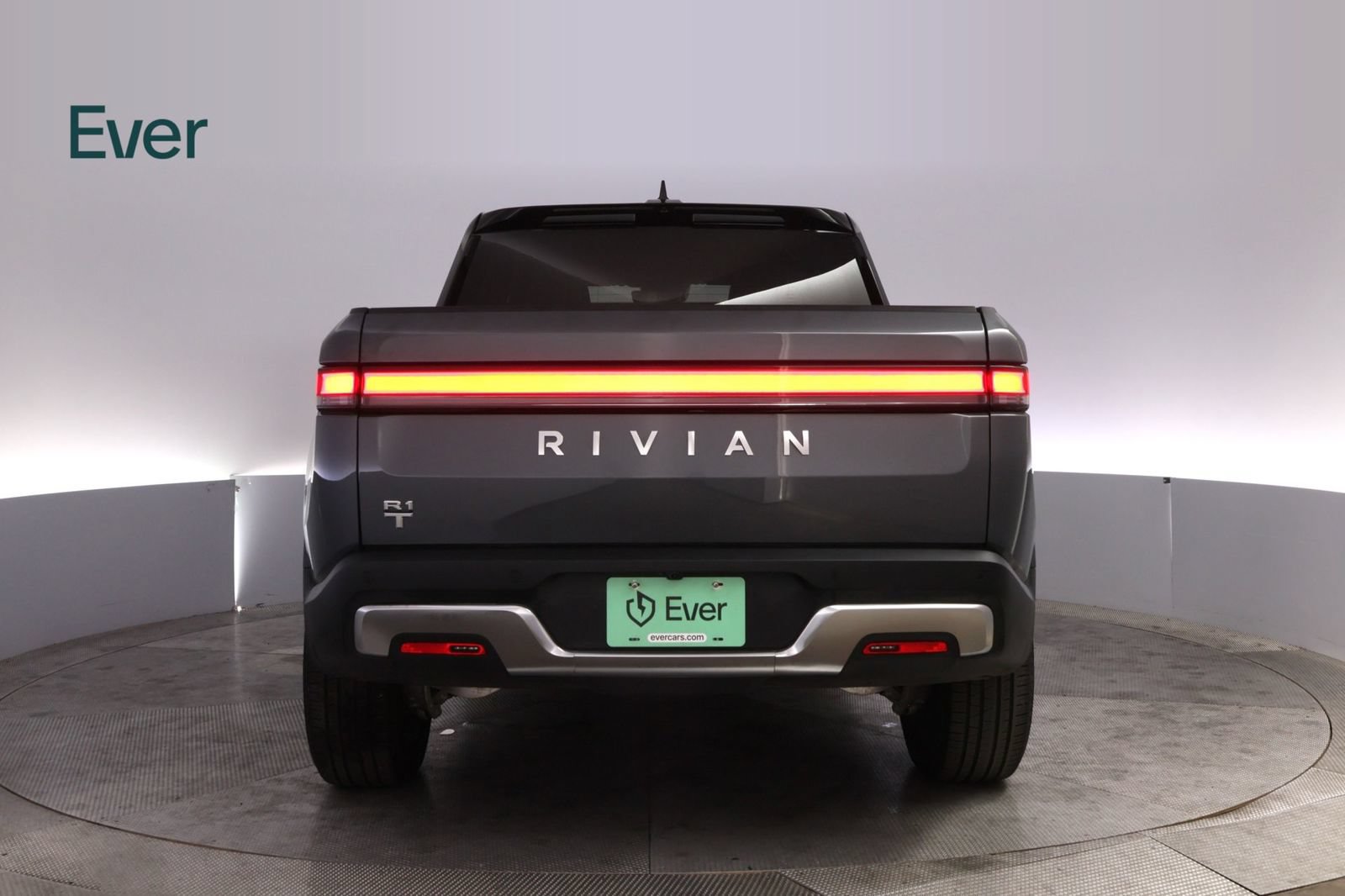 Used 2024 Rivian R1T Adventure Dual AWD/4WD image 15
