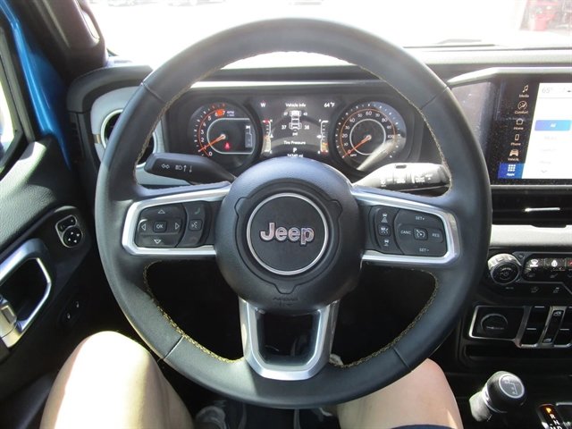 Used 2024 Jeep Wrangler Sahara AWD/4WD image 21