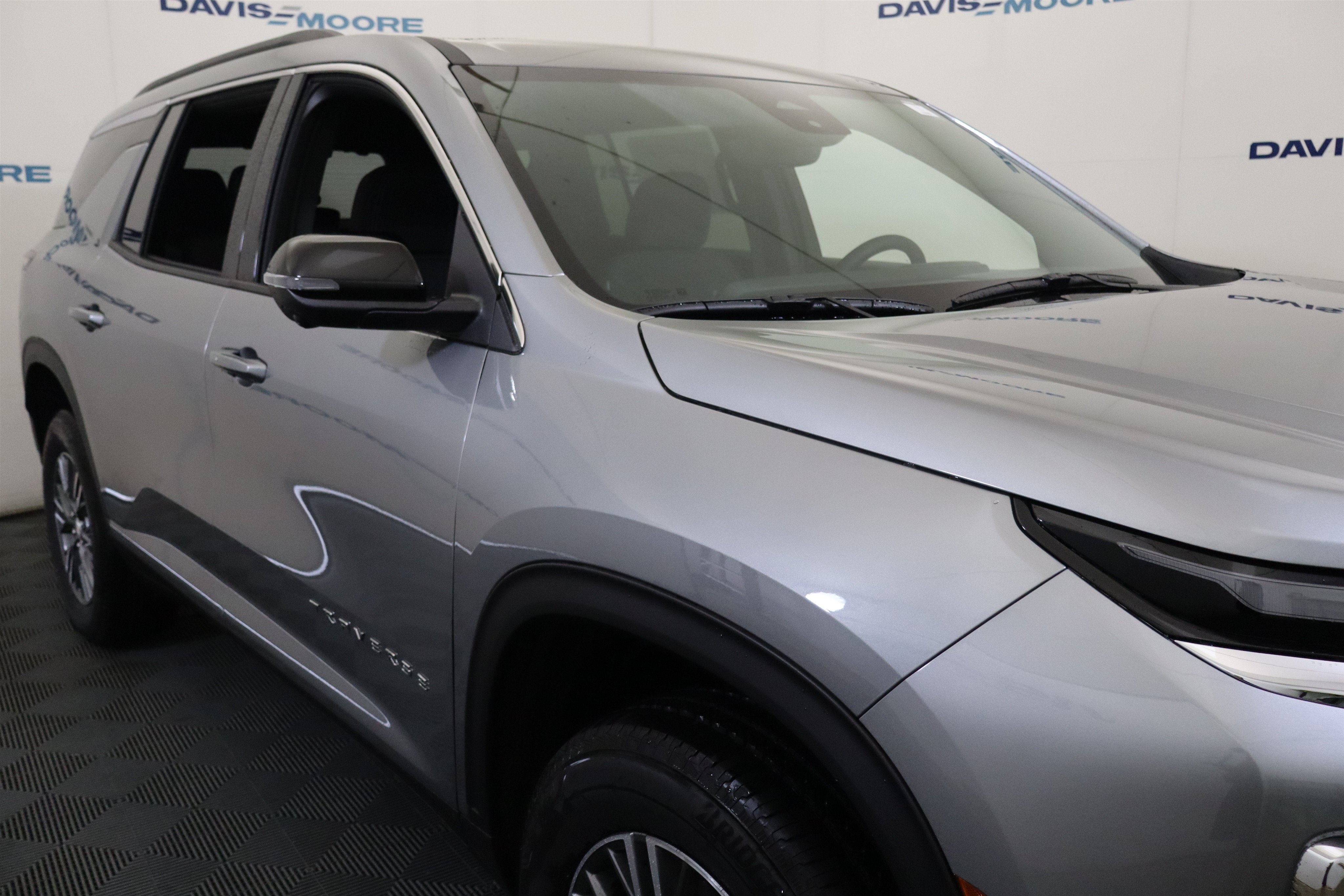 New 2026 Chevrolet Traverse LT w/ Driver Confidence Package FWD image 4