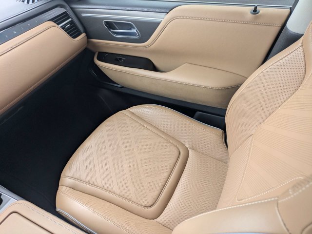 Used 2025 INFINITI QX80 Luxe RWD image 18