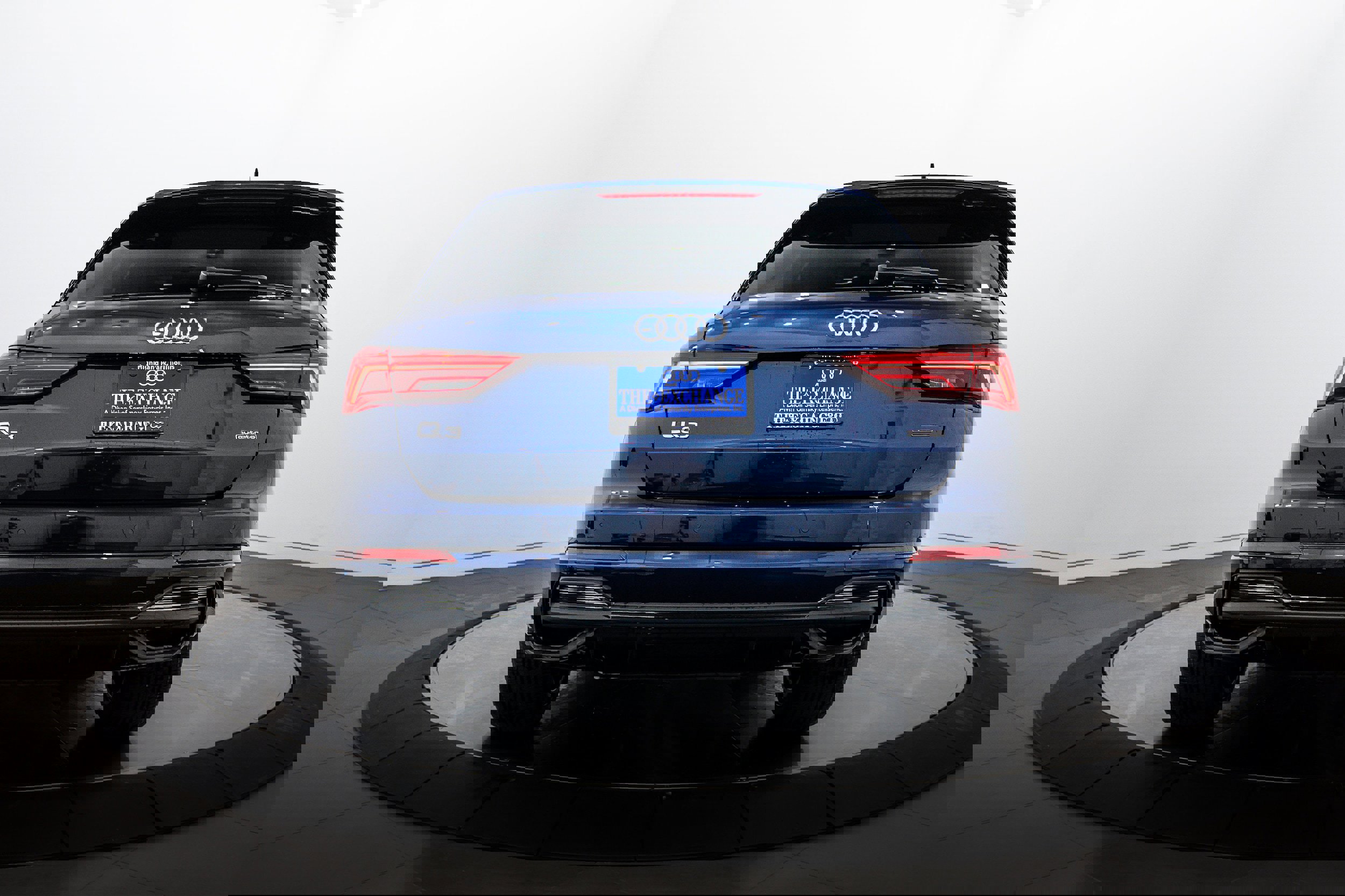 New 2025 Audi Q3 2.0T Premium image 16