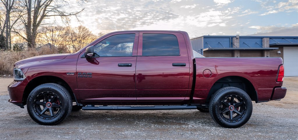 Used 2017 RAM 1500 Express w/ Express Value Package RWD image 2