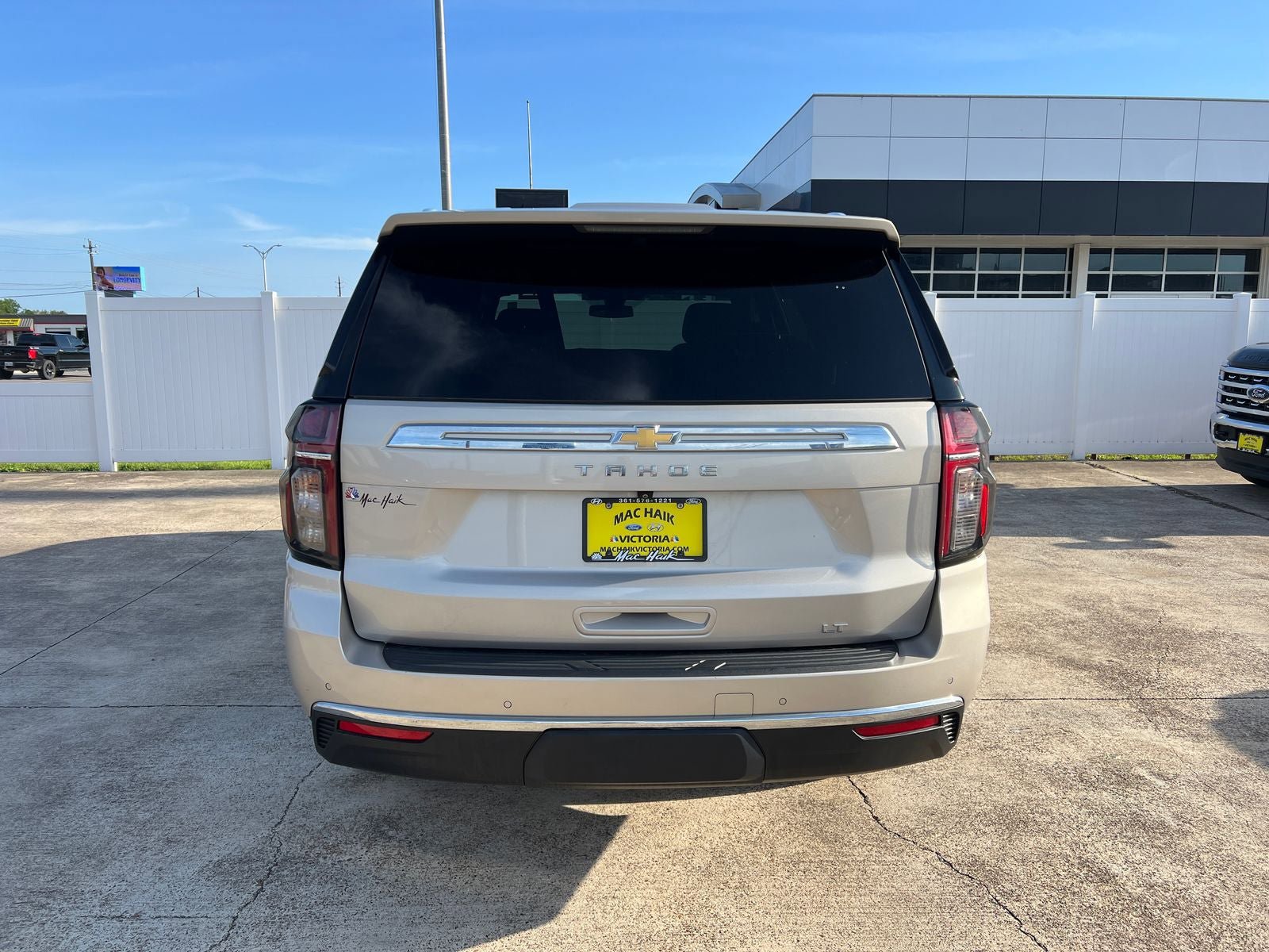 Used 2022 Chevrolet Tahoe LT w/ Luxury Package RWD image 4