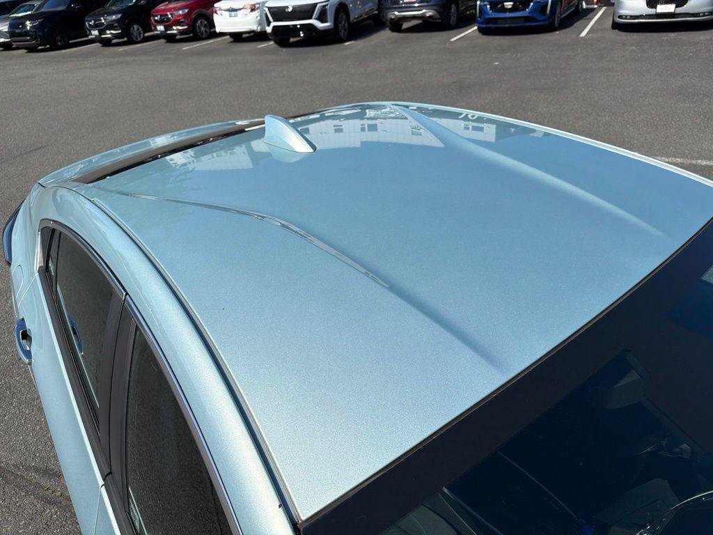 Used 2018 Chevrolet Volt LT w/ Comfort Package FWD image 4