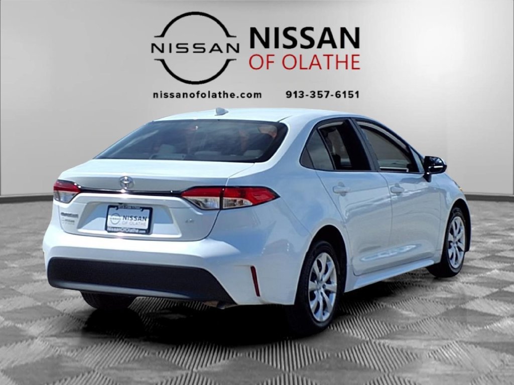 Used 2025 Toyota Corolla LE FWD image 29