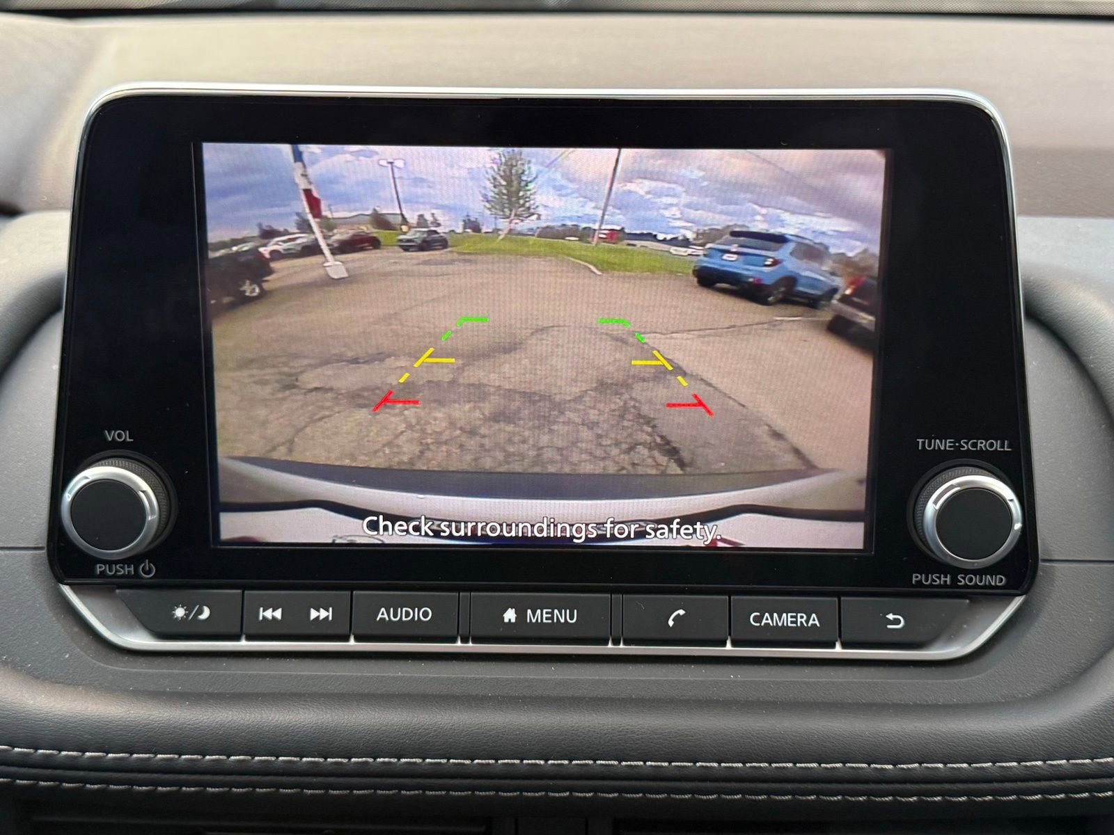 Used 2023 Nissan Rogue SV AWD/4WD image 32