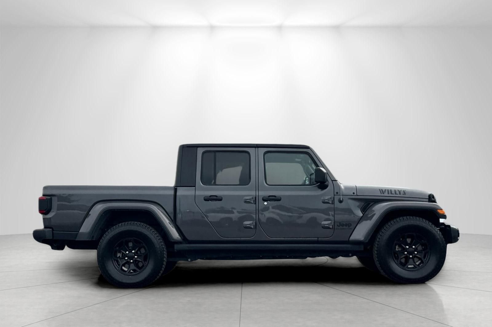 Used 2021 Jeep Gladiator Willys image 2