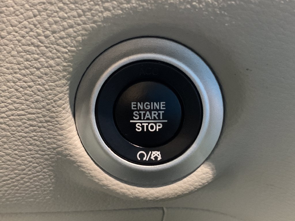Used 2022 Chrysler Pacifica Touring-L AWD/4WD image 27