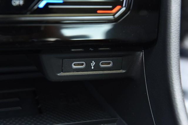 New 2026 Volkswagen Jetta SE FWD image 16