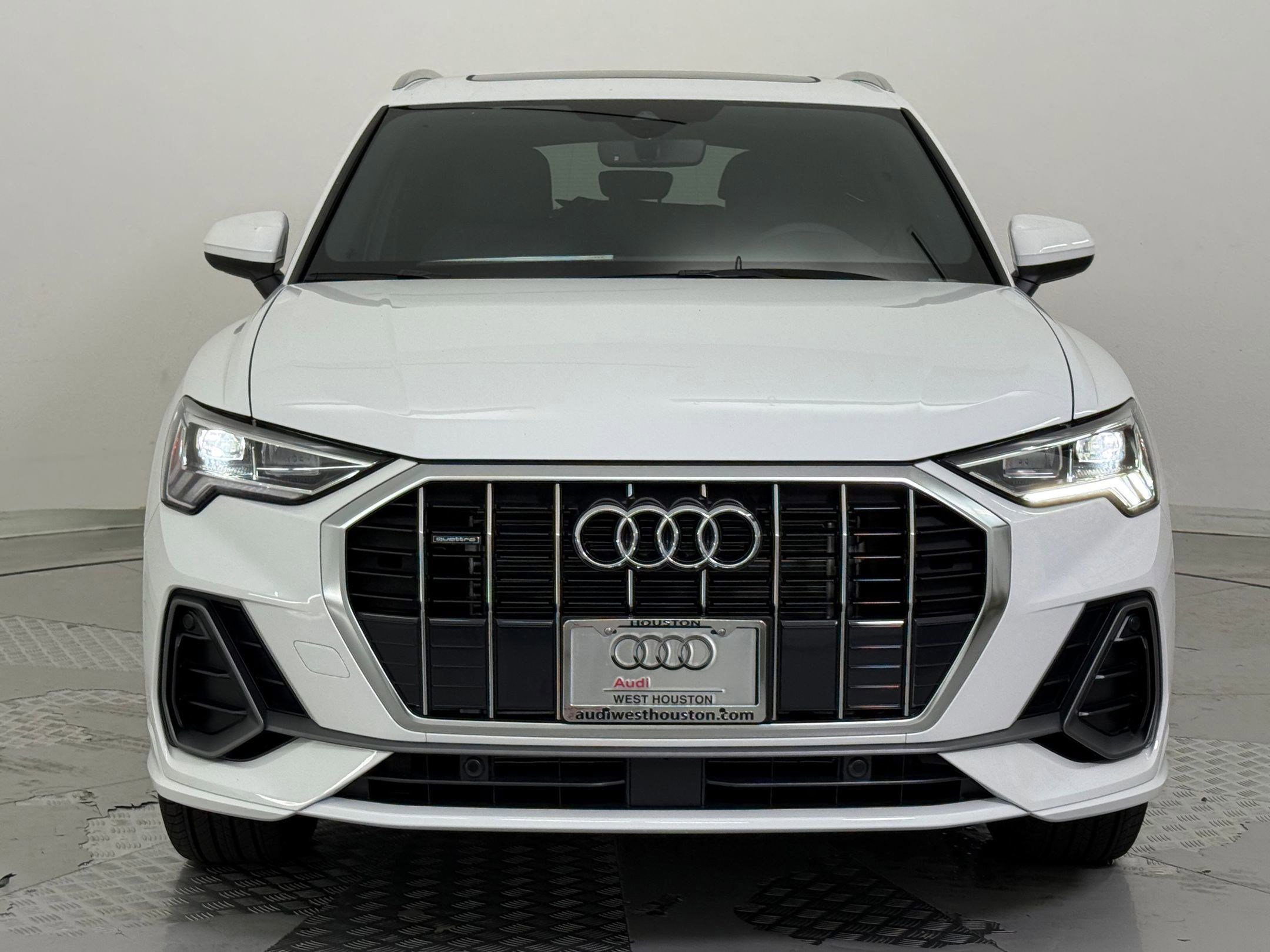 Used 2025 Audi Q3 2.0T Premium w/ Convenience Package AWD/4WD image 6