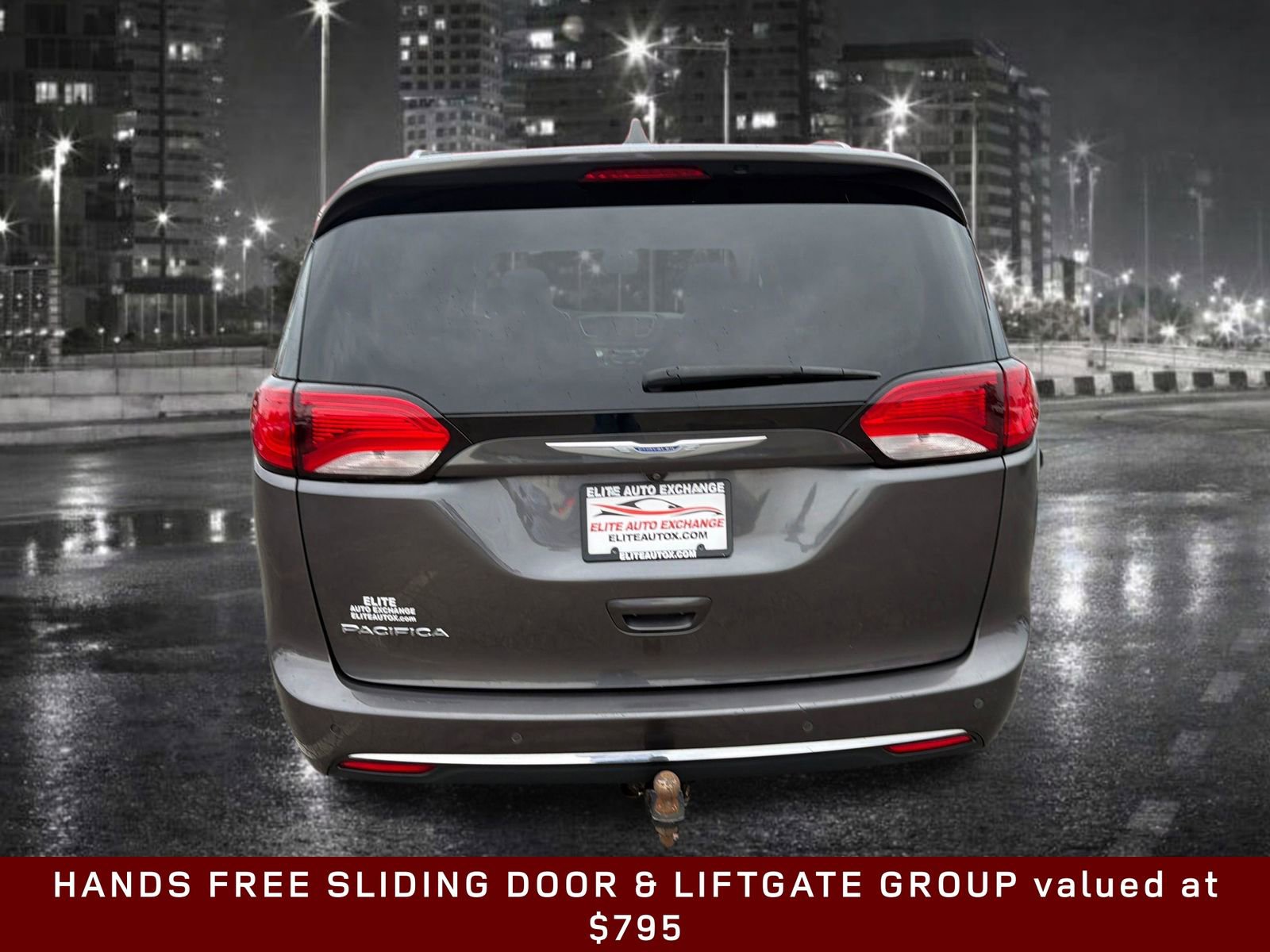 Used 2018 Chrysler Pacifica Touring-L Plus w/ Tire & Wheel Group FWD image 5