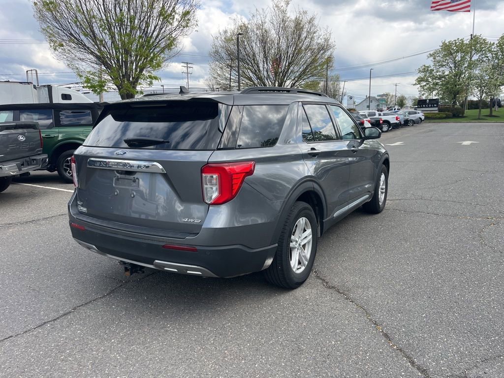 Used 2021 Ford Explorer XLT w/ Equipment Group 202A image 4
