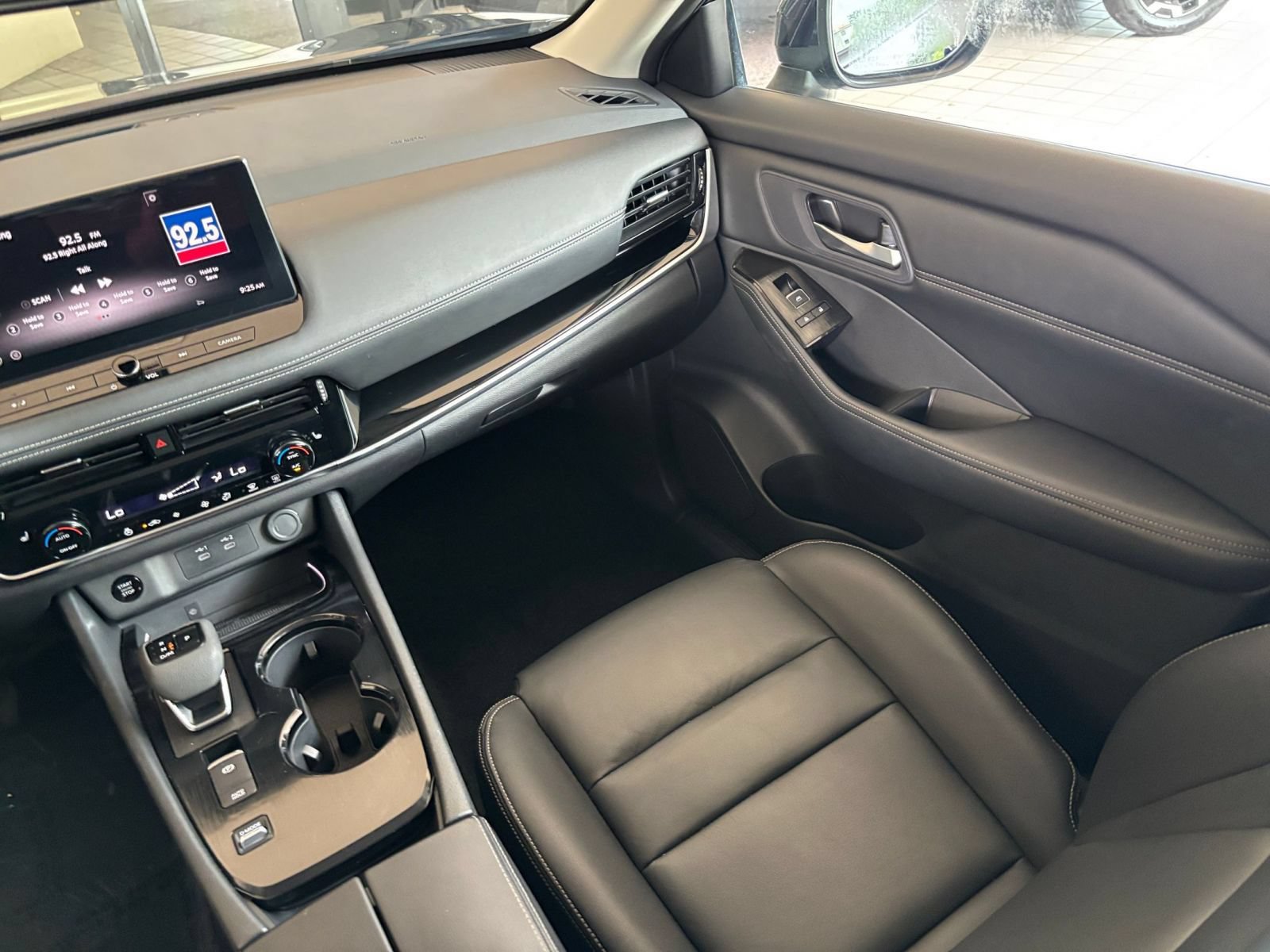 Used 2026 Nissan Rogue SL FWD image 38