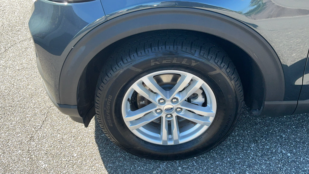 Certified 2023 Ford Explorer XLT RWD image 9