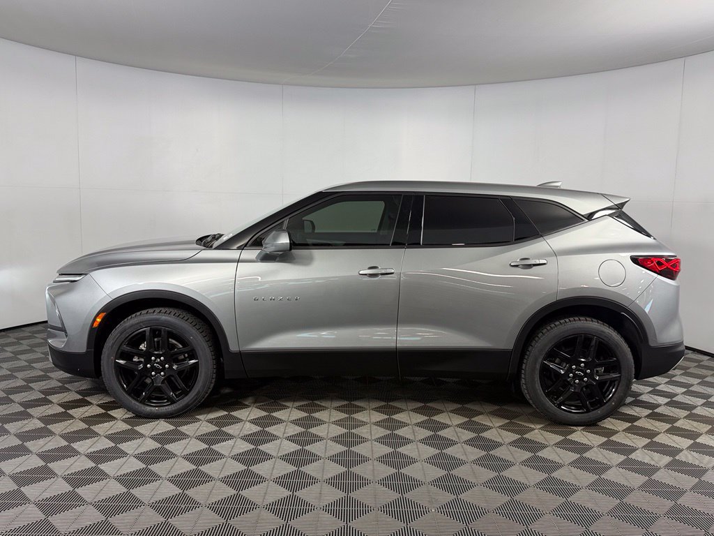 Used 2024 Chevrolet Blazer LT FWD image 10