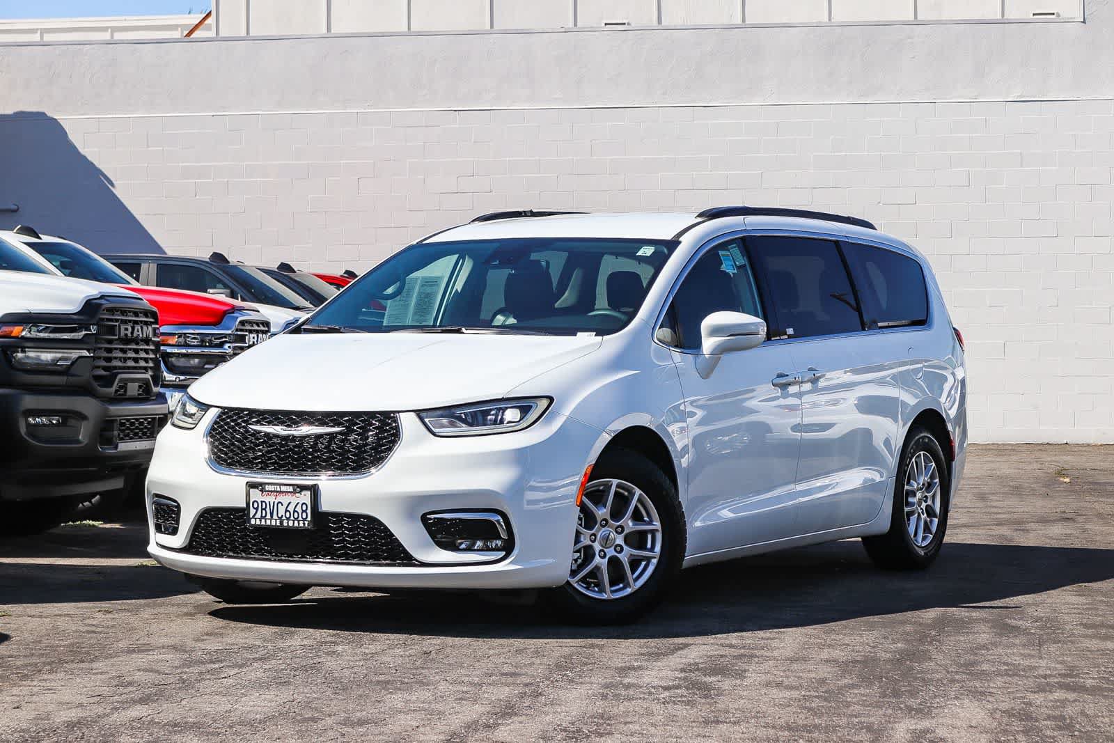 Used 2022 Chrysler Pacifica Touring-L