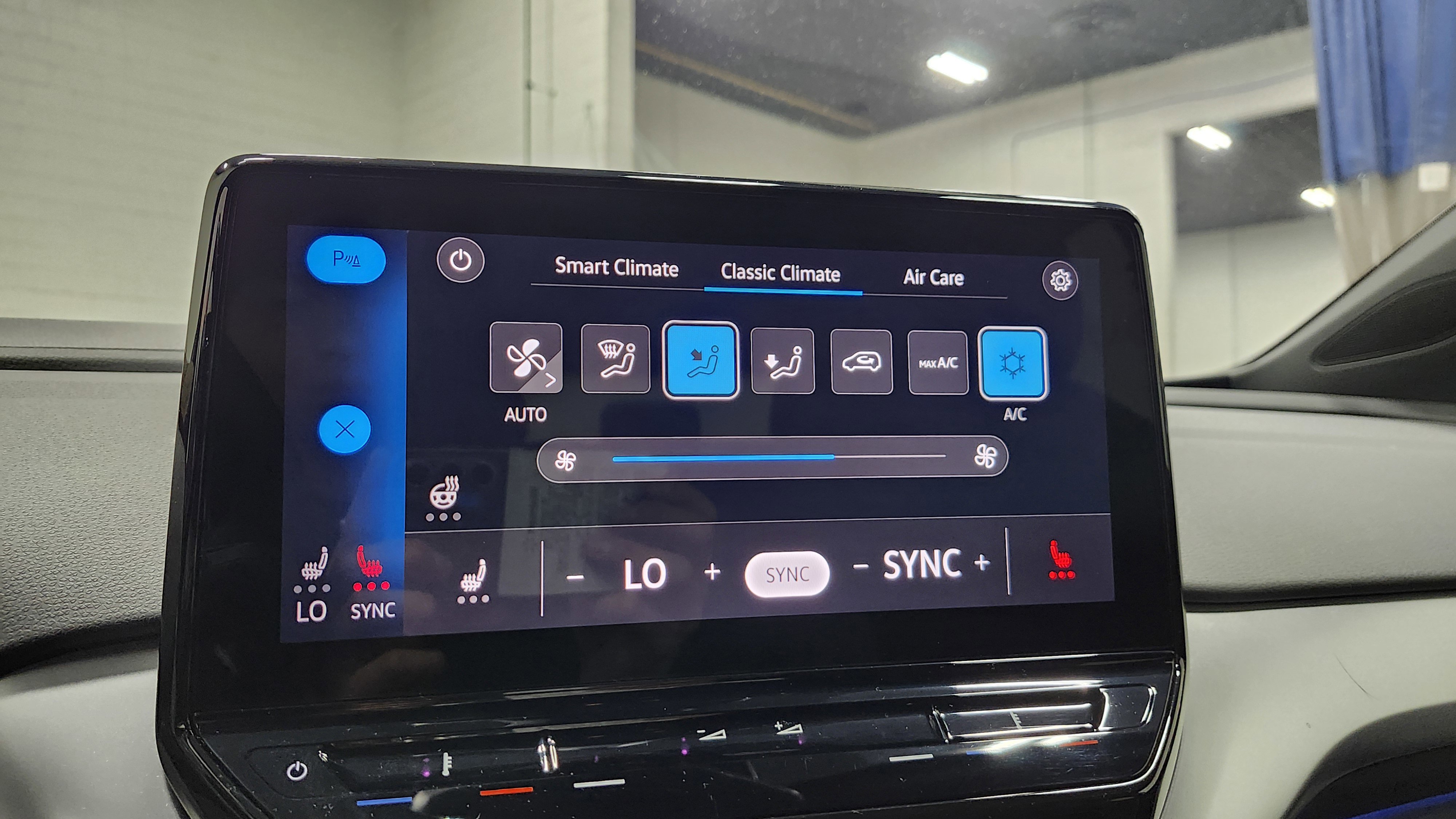 Used 2021 Volkswagen ID.4 Pro image 29