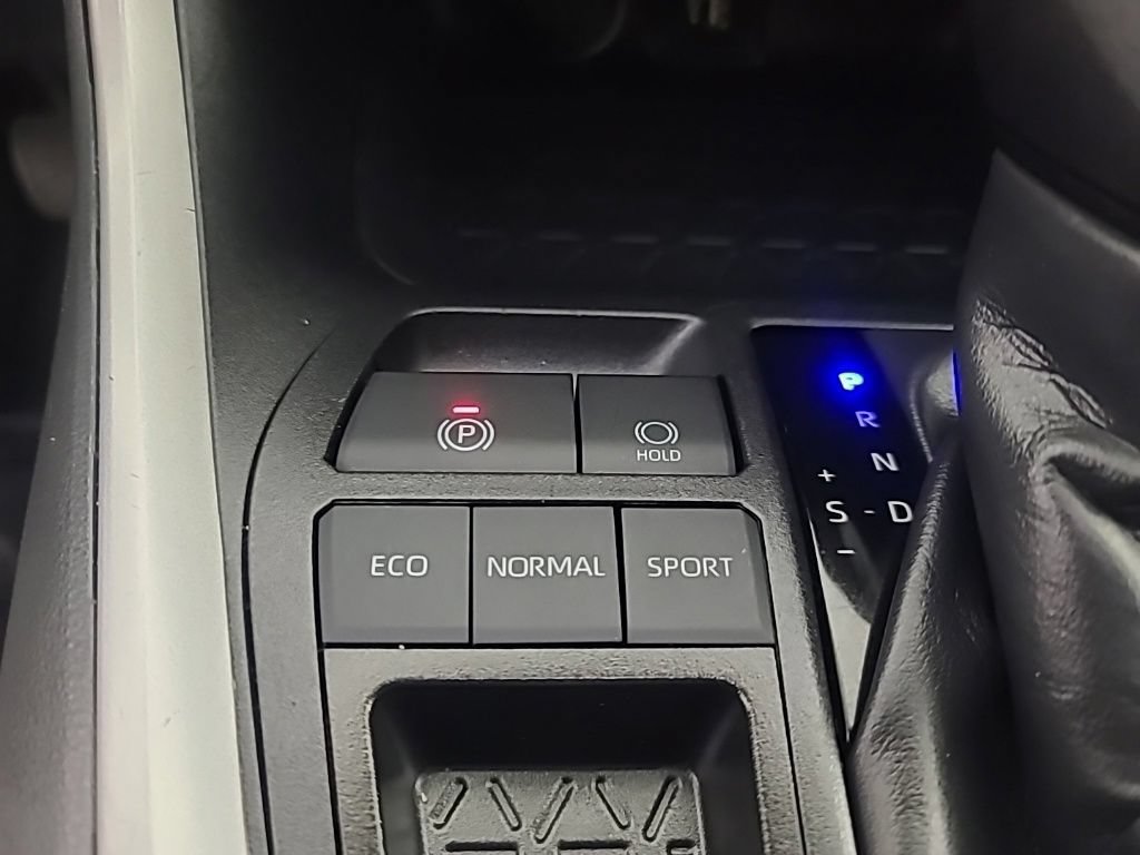 Used 2025 Toyota RAV4 LE FWD image 38