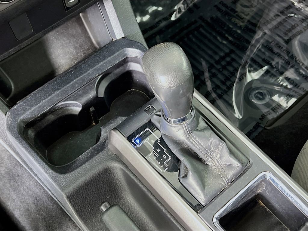 Used 2019 Toyota Tacoma SR5 AWD/4WD image 16