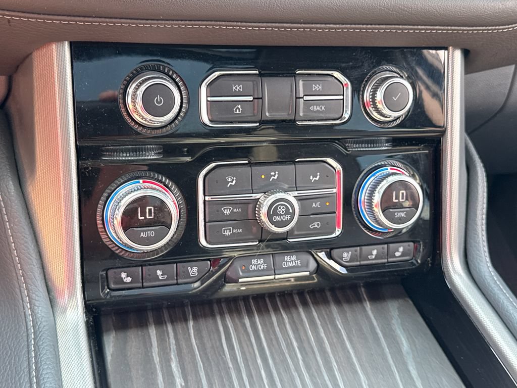 Used 2021 GMC Yukon Denali w/ Denali Premium Package AWD/4WD image 25