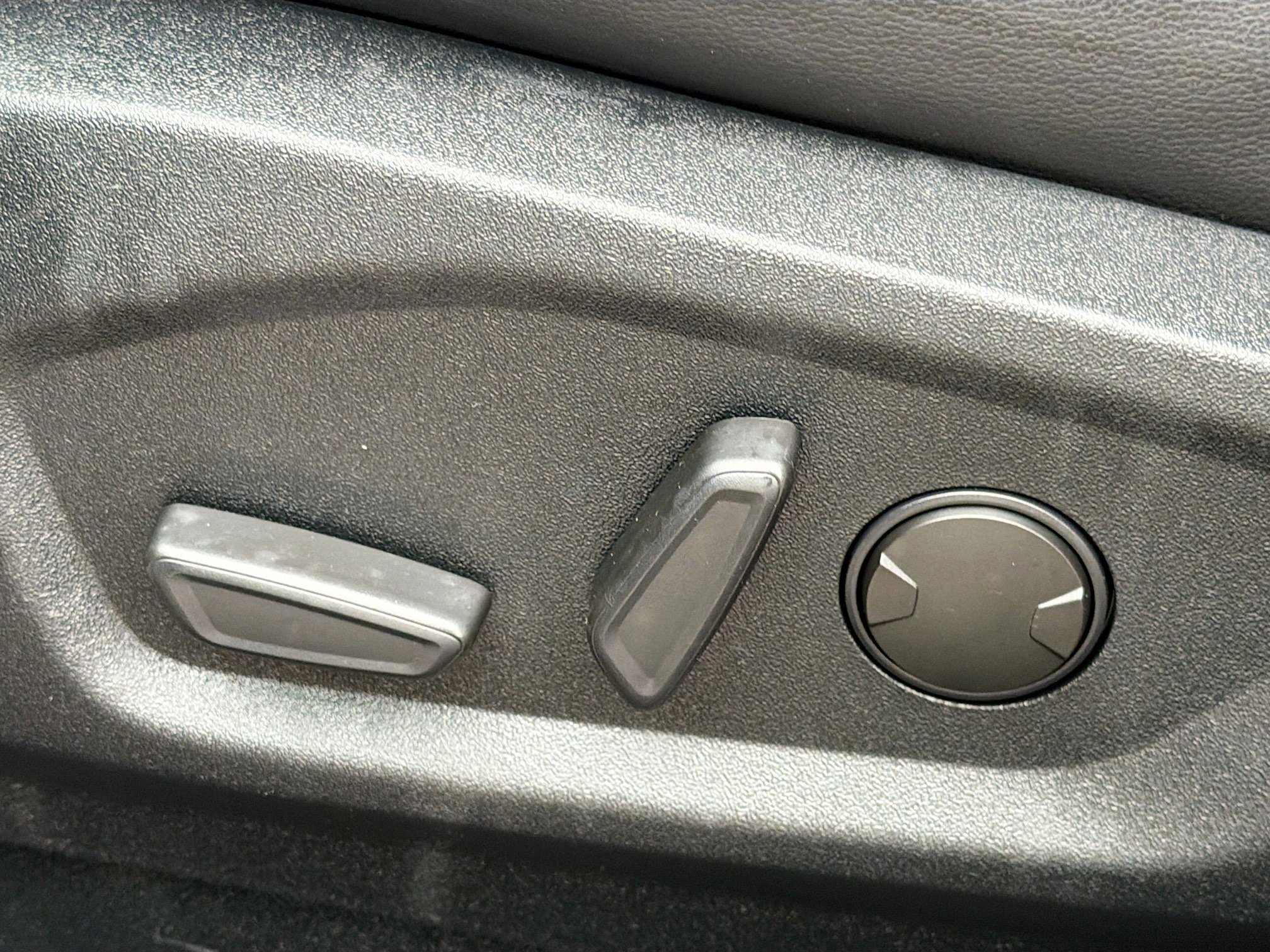 Used 2020 Ford Edge SEL w/ Convenience Package image 24