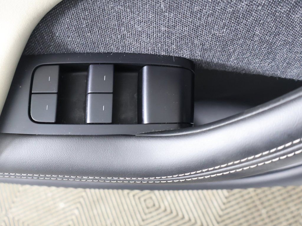 Used 2021 Tesla Model S Plaid image 37