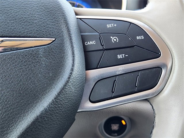 Used 2020 Chrysler Pacifica Limited image 30