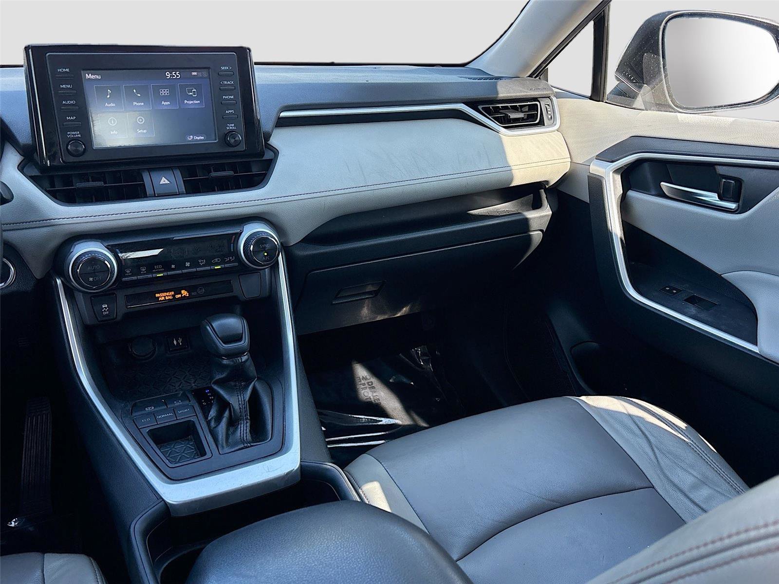 Used 2019 Toyota RAV4 XLE FWD image 26