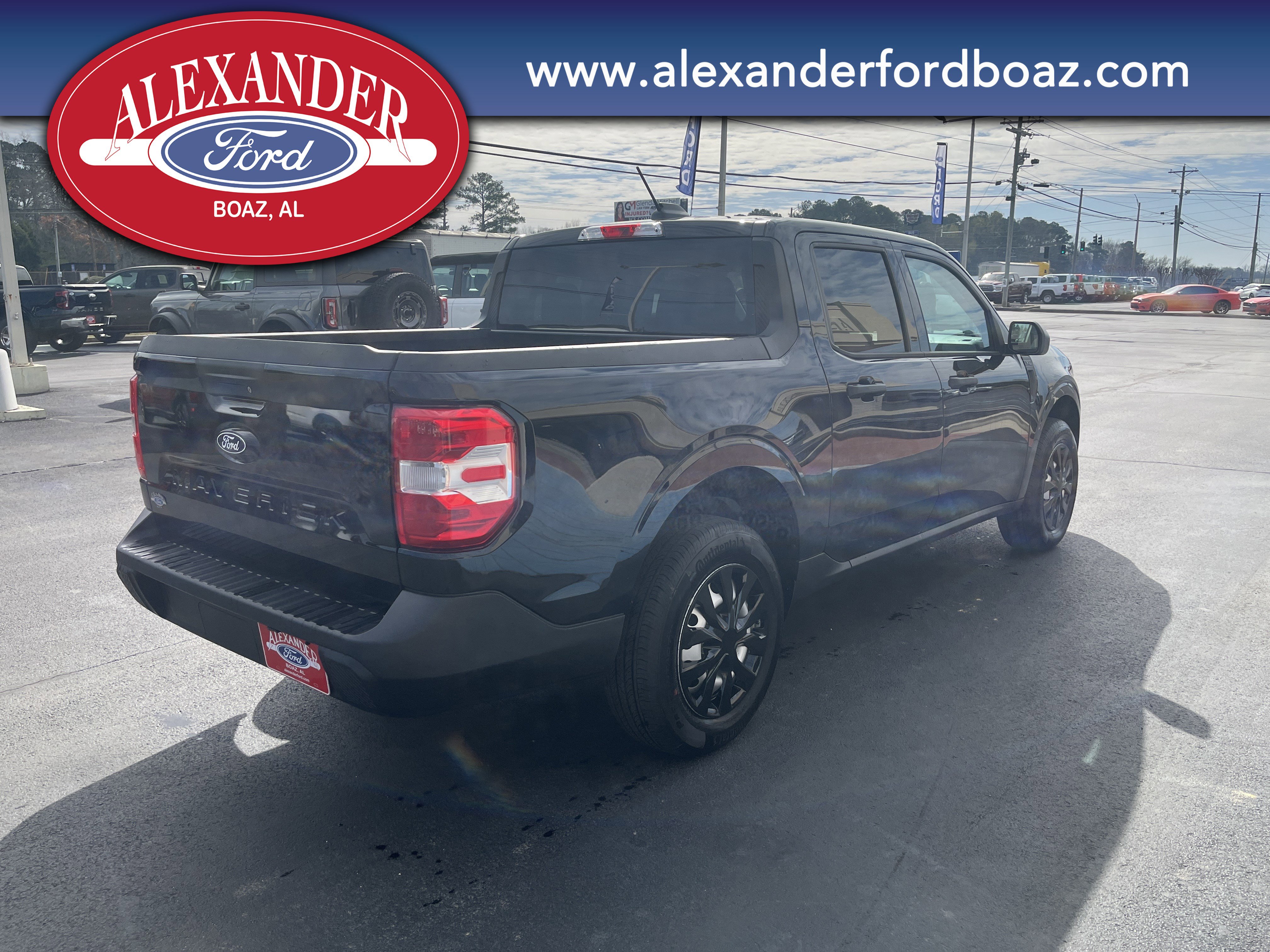 New 2025 Ford Maverick XL image 4