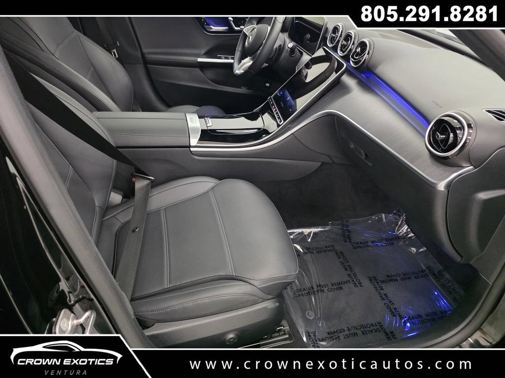 Used 2025 Mercedes-Benz C 300 Sedan image 11