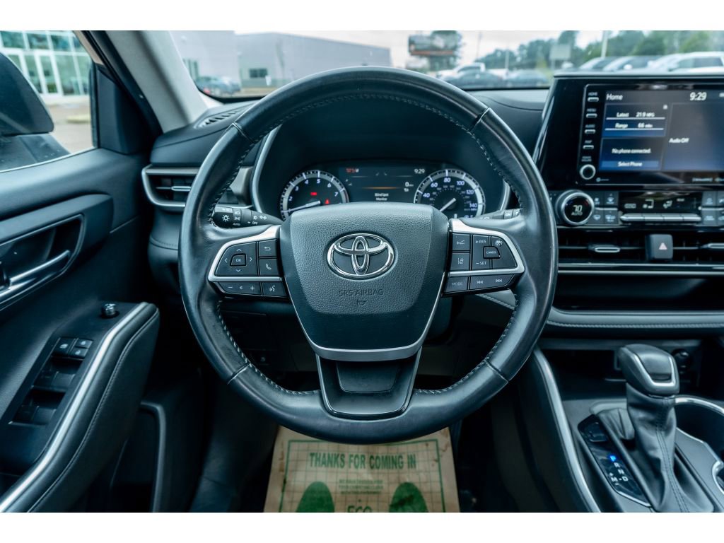 Used 2022 Toyota Highlander XLE image 23