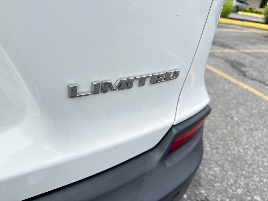Used 2021 Jeep Cherokee Limited w/ Elite Package AWD/4WD image 10