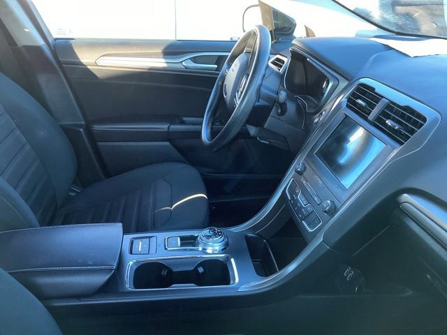 Used 2020 Ford Fusion SE FWD image 13