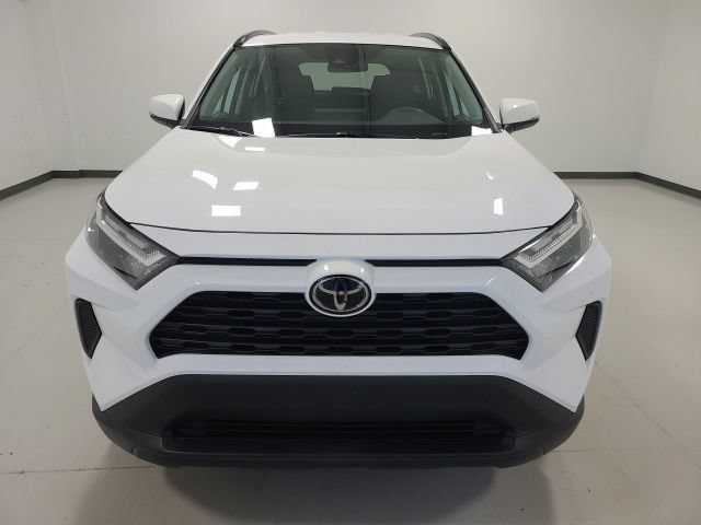 Used 2024 Toyota RAV4 XLE AWD/4WD image 2