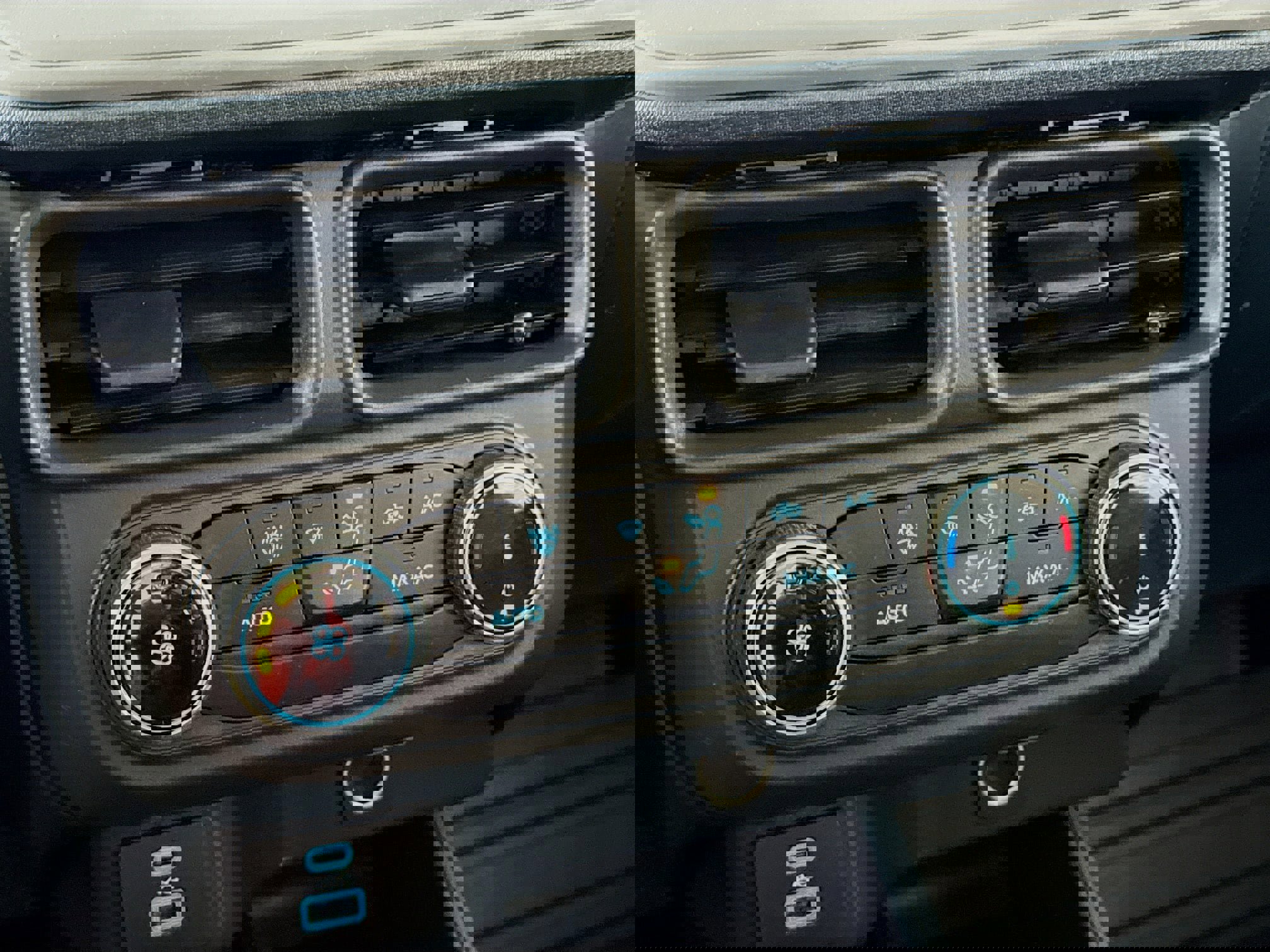 Used 2022 Ford Maverick XL w/ Equipment Group 100A Standard image 16