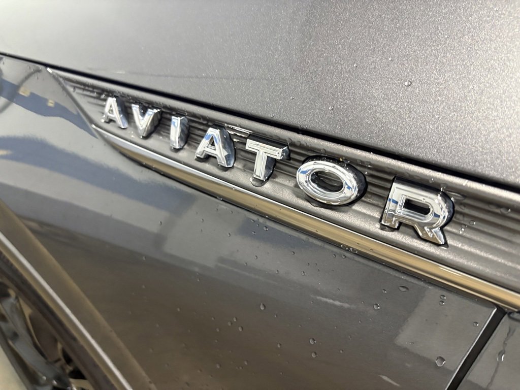 Used 2021 Lincoln Aviator Reserve image 30