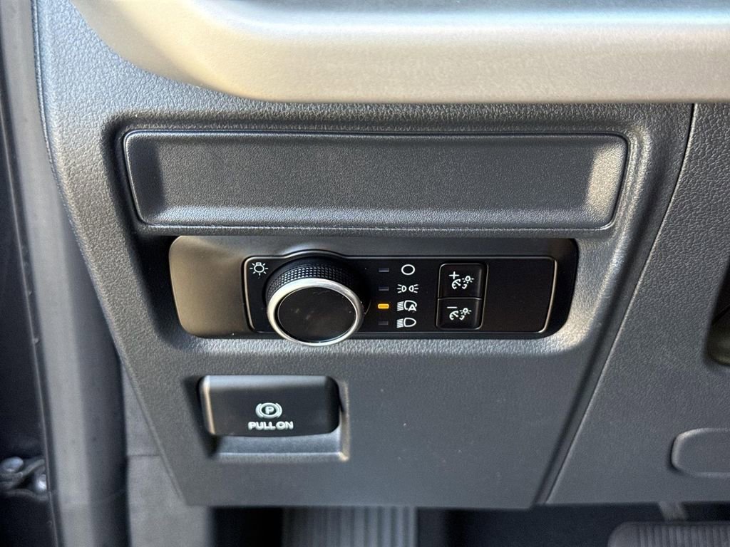 Used 2024 Ford Expedition Max XLT image 17