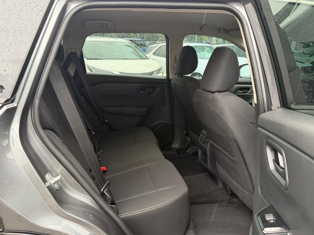 Used 2025 Nissan Rogue S FWD image 14