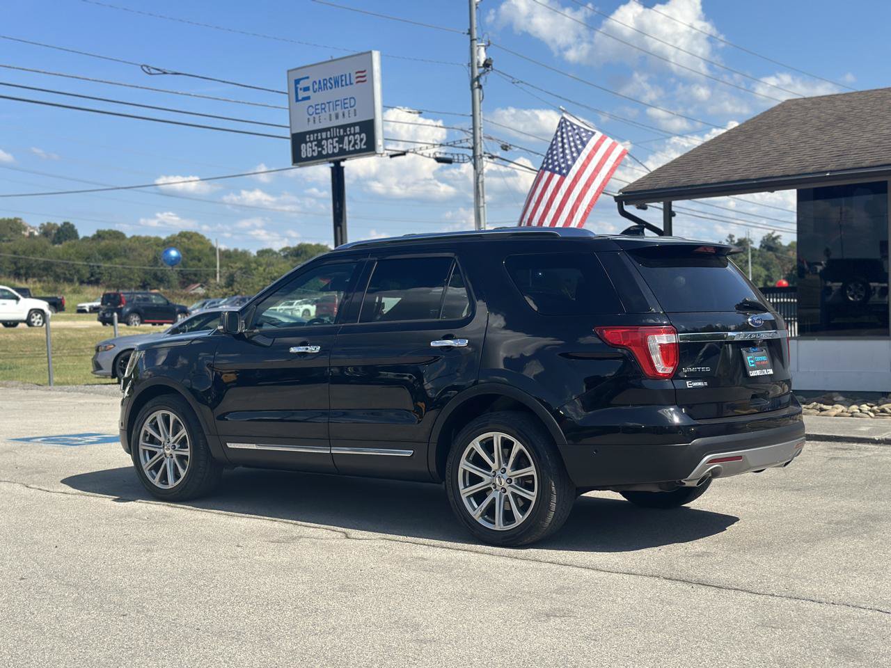 Used 2016 Ford Explorer Limited w/ Equipment Group 301A AWD/4WD image 6