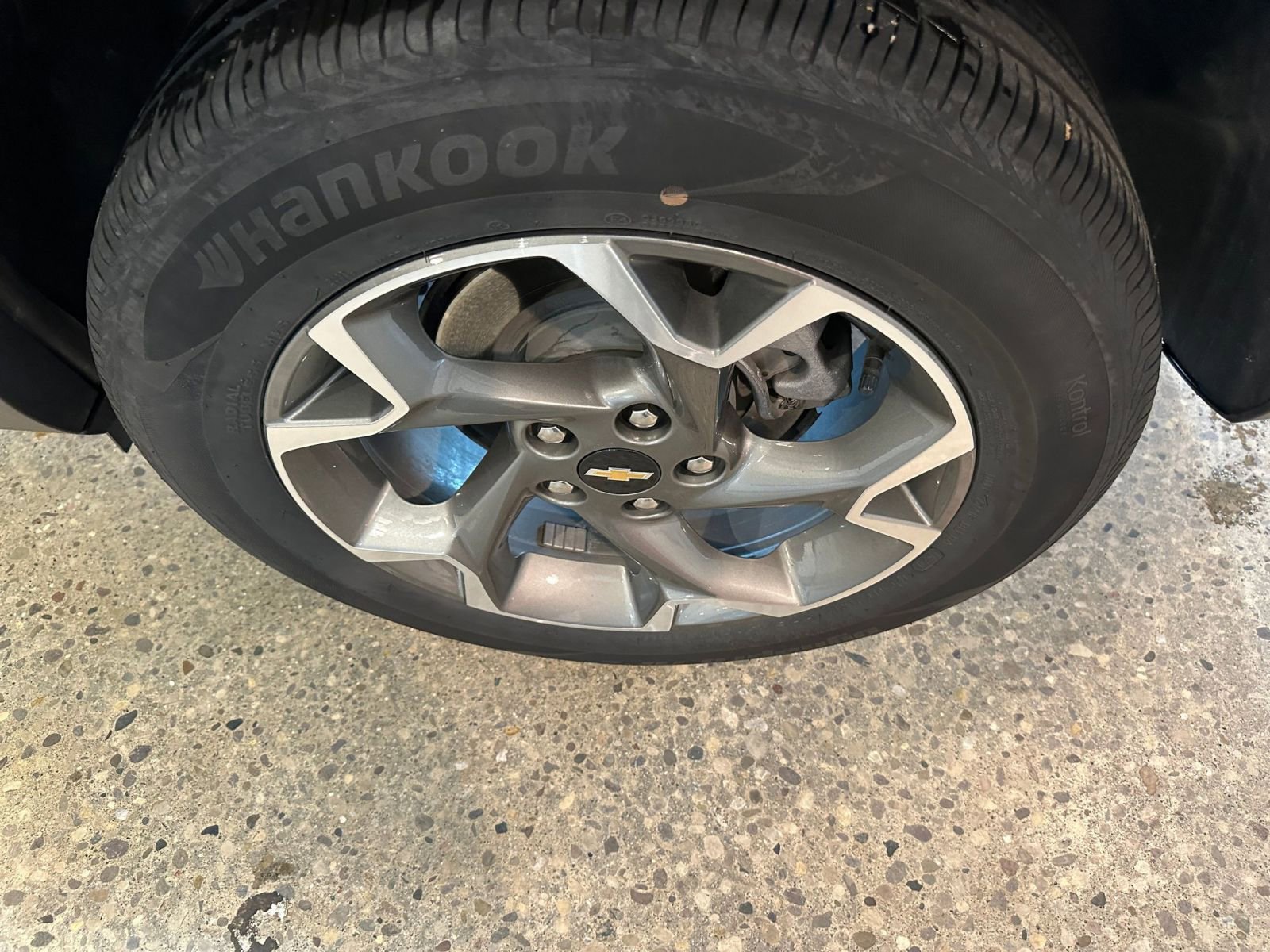 Used 2025 Chevrolet Trax LT FWD image 29