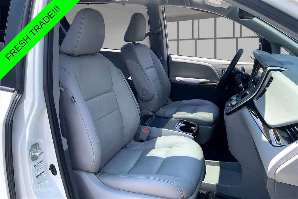 Used 2020 Toyota Sienna XLE Premium AWD/4WD image 29