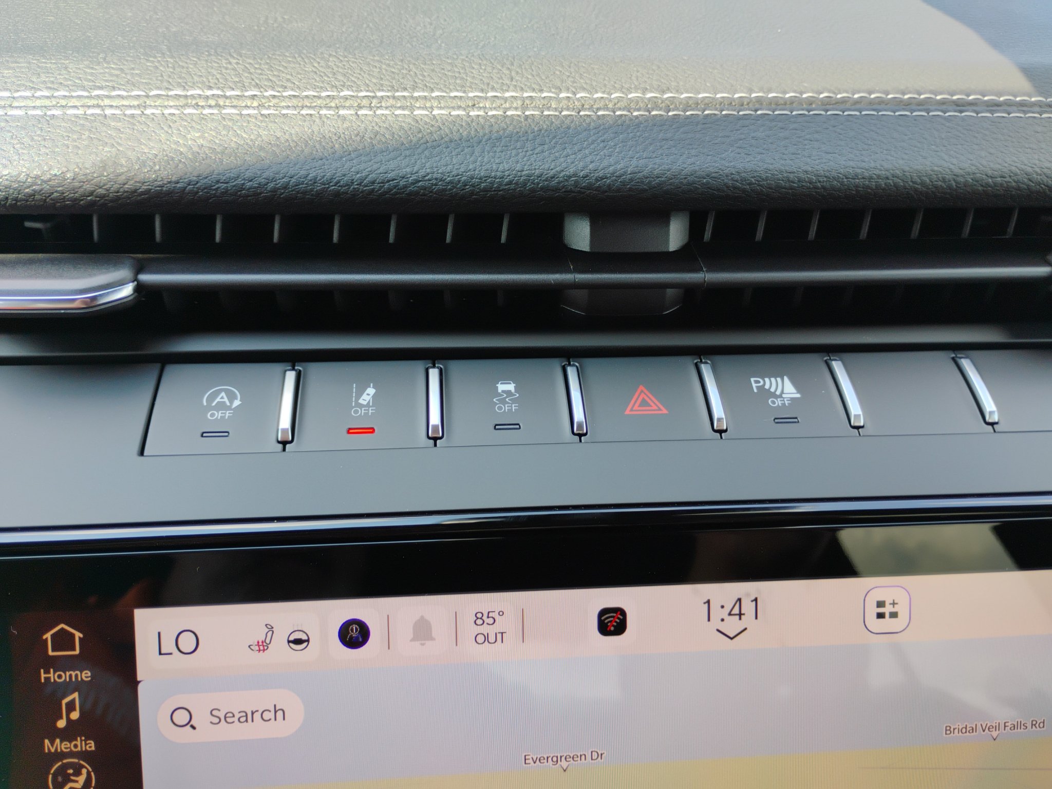 New 2027 Jeep Grand Cherokee Altitude AWD/4WD image 34