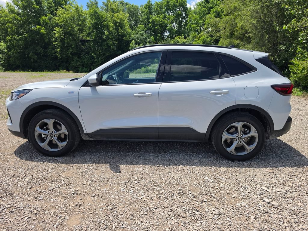 Used 2025 Ford Escape ST-Line Select AWD/4WD image 8