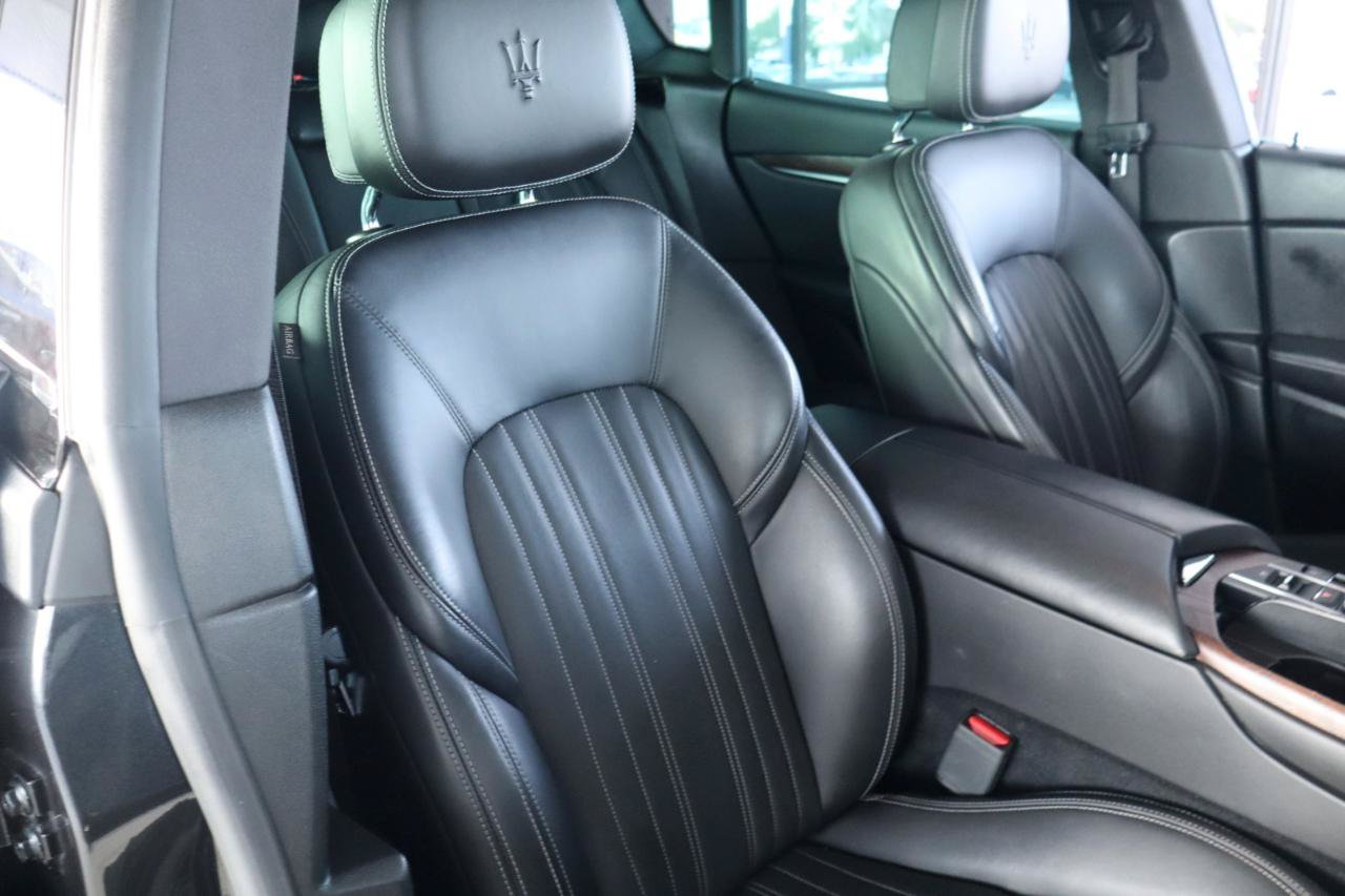 Used 2018 Maserati Levante GranLusso AWD/4WD image 39