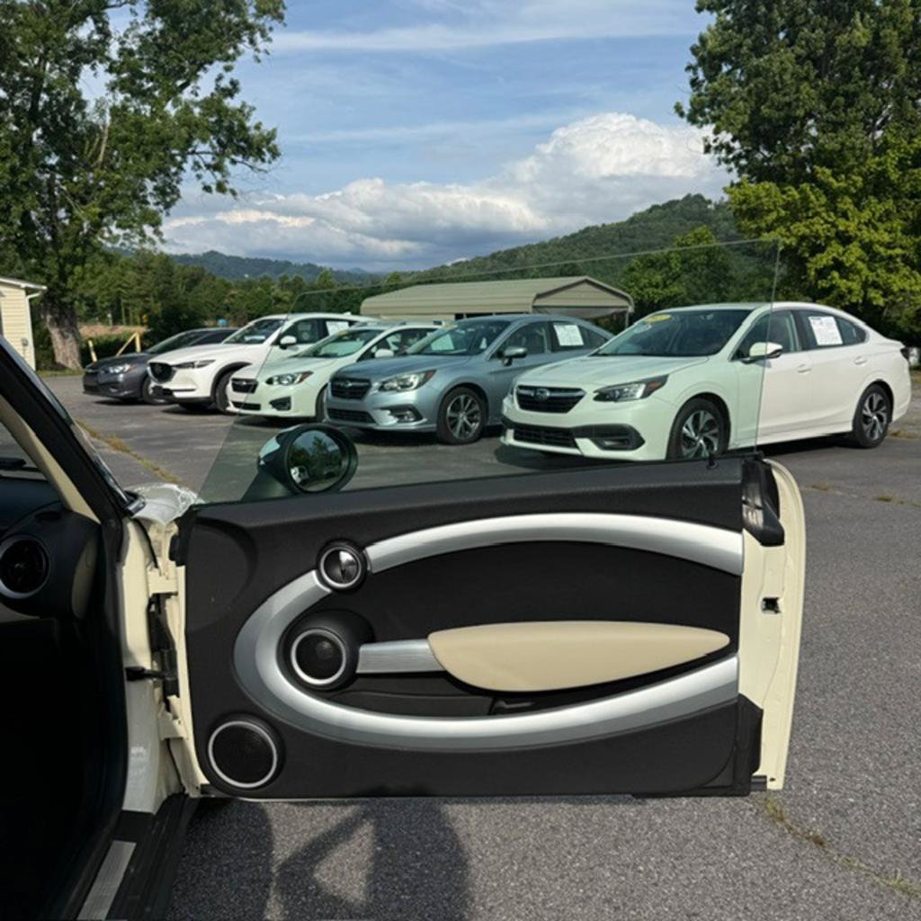 Used 2013 MINI Cooper Clubman FWD image 13