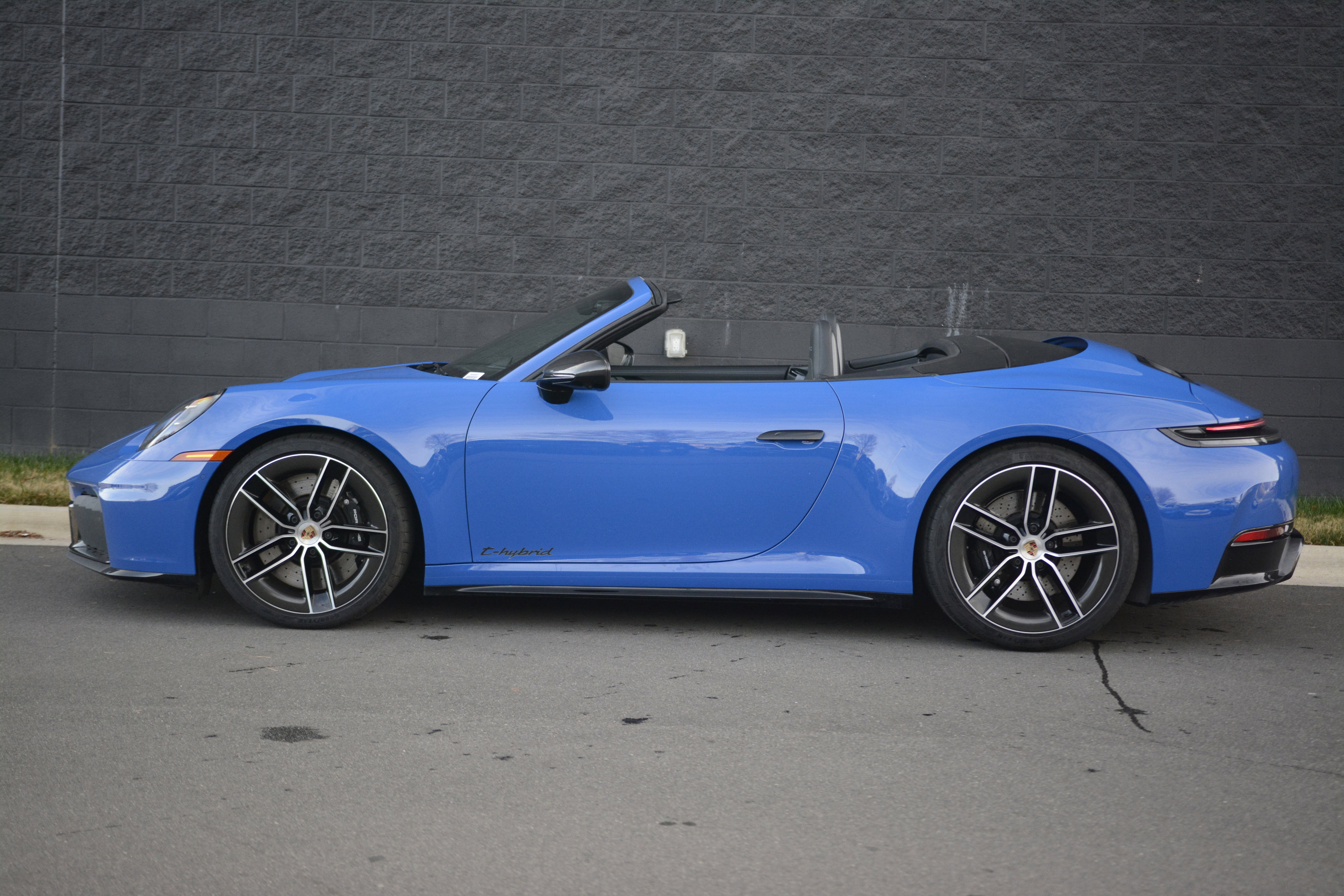Certified 2025 Porsche 911 Carrera 4 GTS AWD/4WD image 2